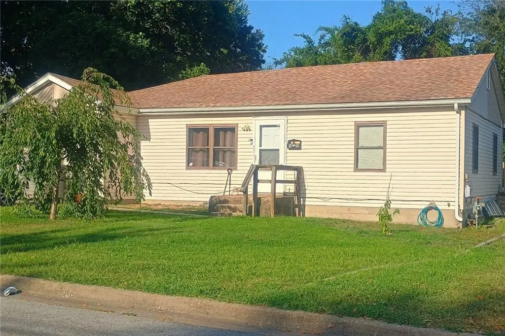 1418 N Cedar Street, Nevada, MO 64772 - #1