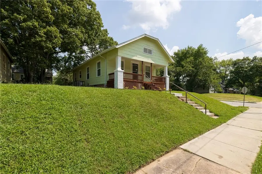 3220 E 68th Street, Kansas City, MO 64132 - #3