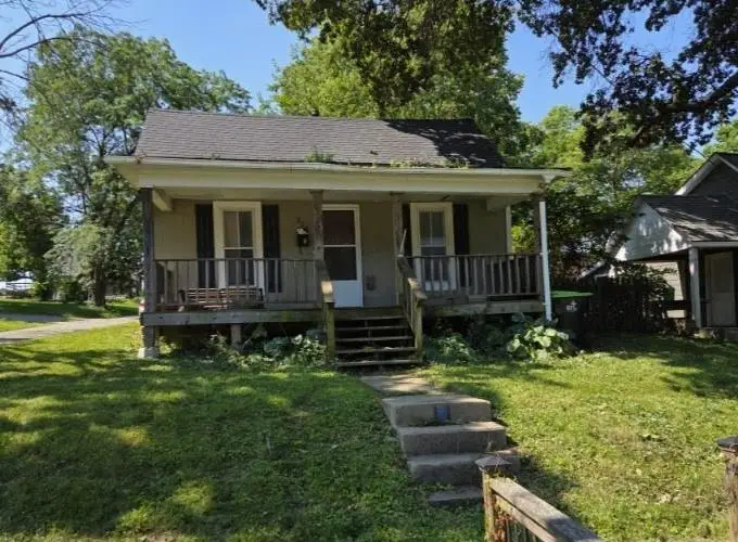 307 E Chestnut Street, Harrisonville, MO 64701 - #3