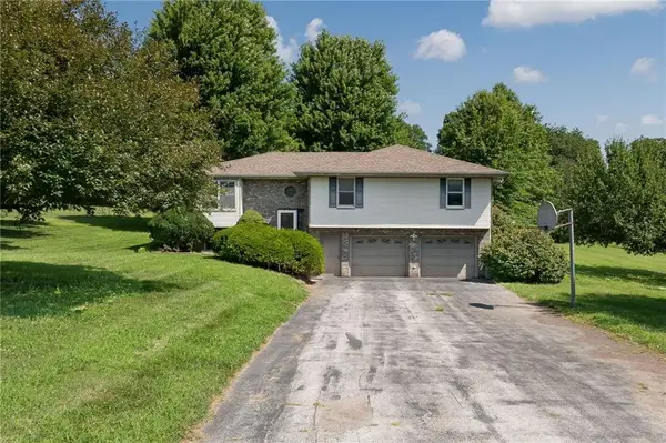 5 SE Hilltop Terrace Road, St Joseph, MO 64507