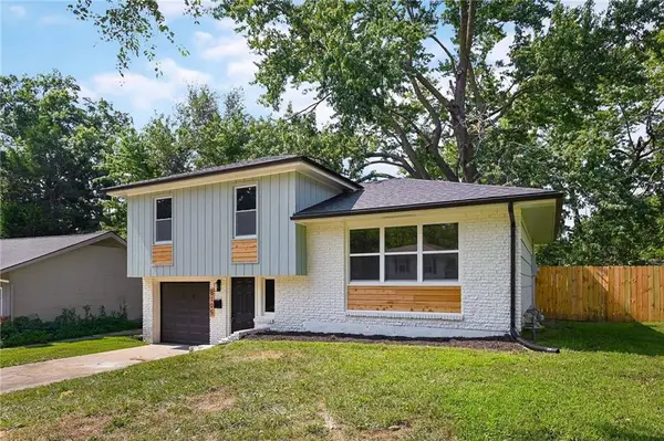 8105 E 91st Street, Kansas City, MO 64138