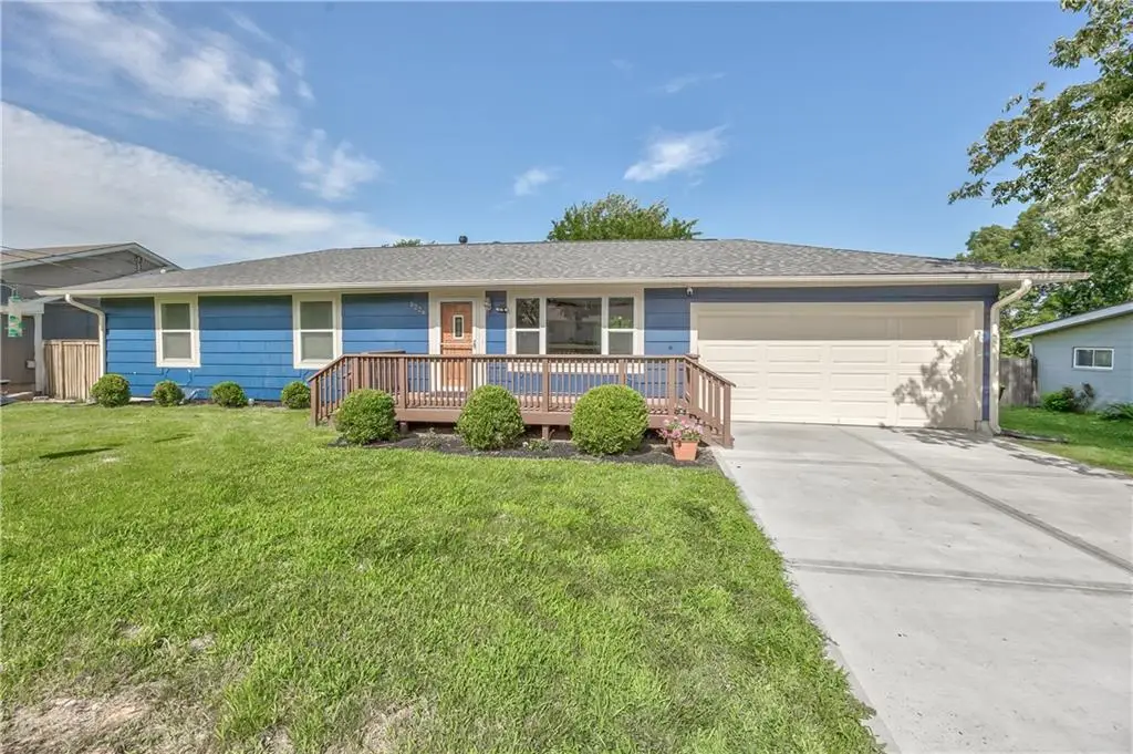 5226 Garner Lane, Merriam, KS 66203 - #1