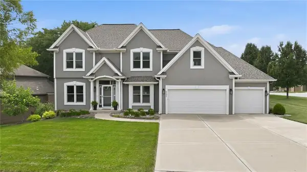 6190 N Nevada Avenue, Parkville, MO 64152