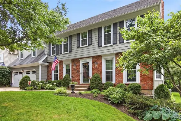 12104 Ballentine Street, Overland Park, KS 66213