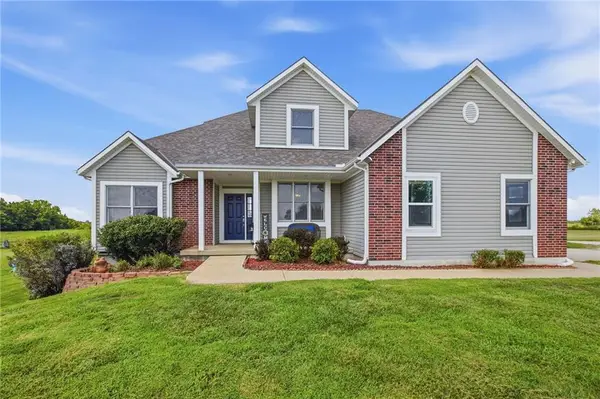 4962 W 351st Street, Louisburg, KS 66053