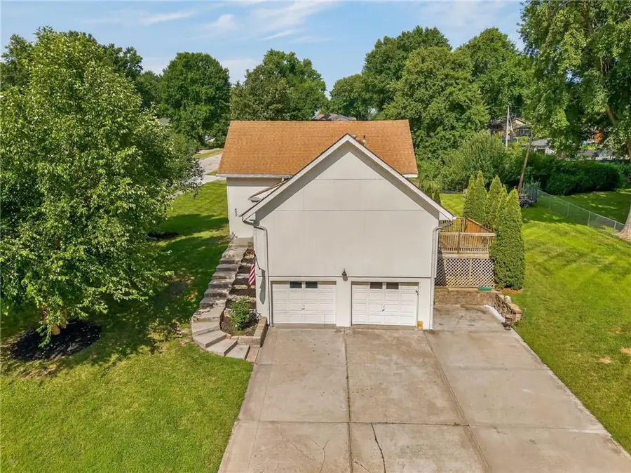 402 Kingsley Avenue, Liberty, MO 64068 - #3