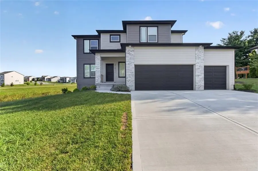 2708 SW 12th Street, Lees Summit, MO 64081 - #2