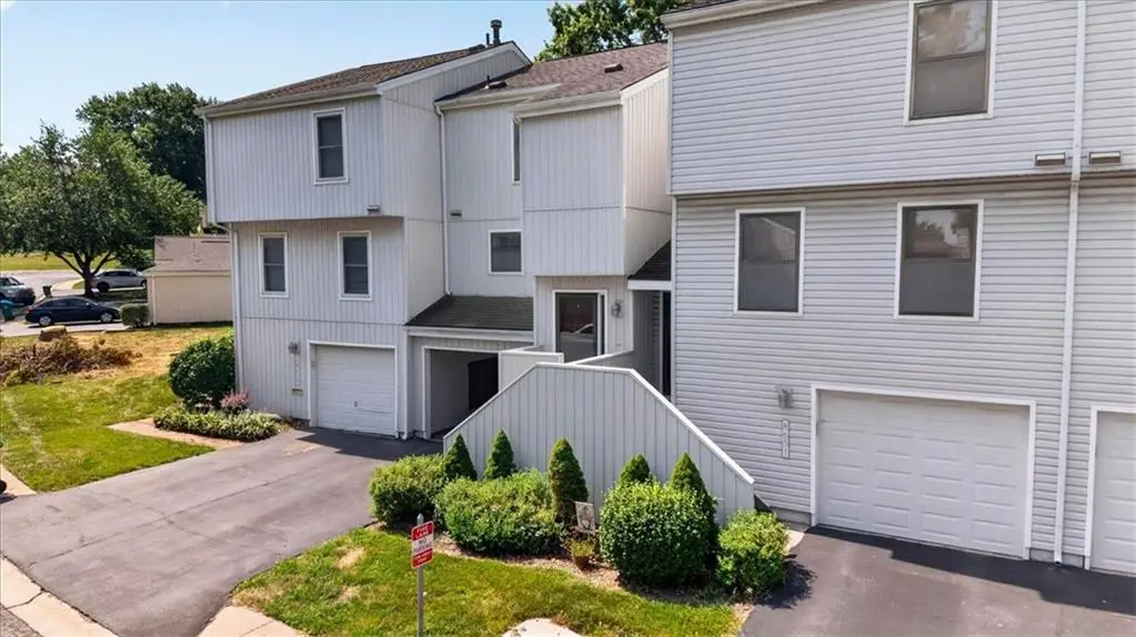 8645 W 108th Place, Overland Park, KS 66210 - #1