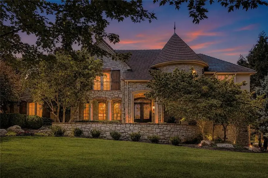 13908 Howe Drive, Leawood, KS 66224 - #2