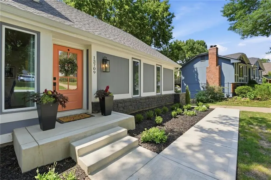 13709 W 70th Street, Shawnee, KS 66216 - #2