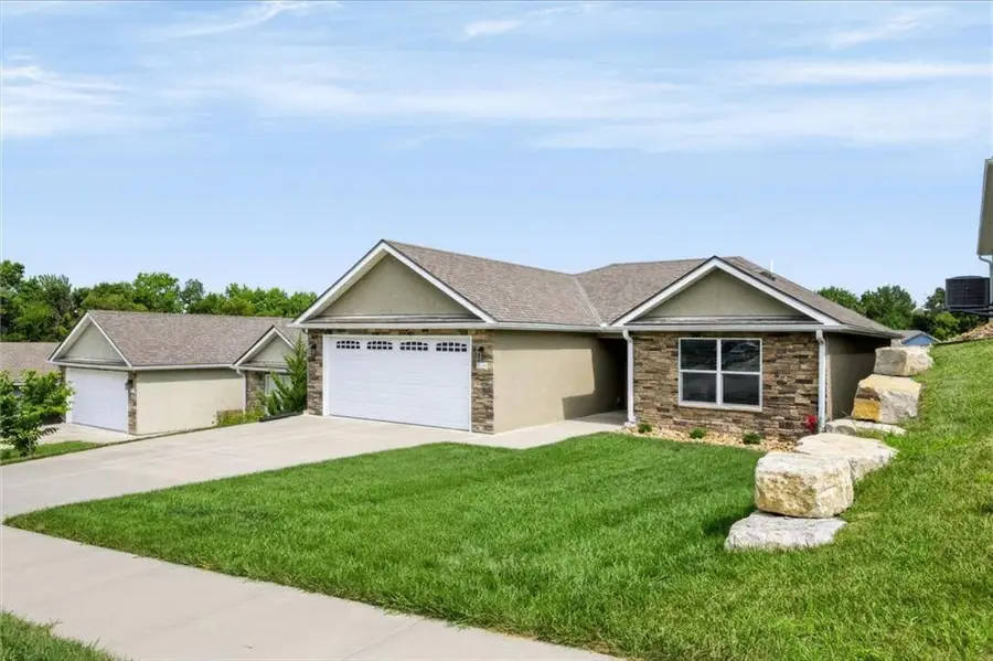 905 Ingleside Drive, Pleasant Hill, MO 64080 - #2