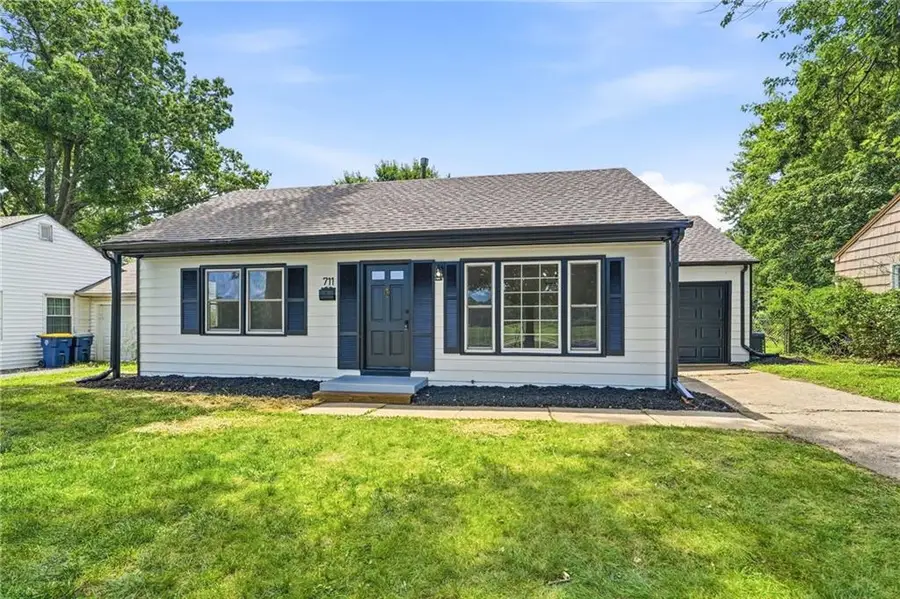 711 W 84th Street, Kansas City, MO 64114 - #2