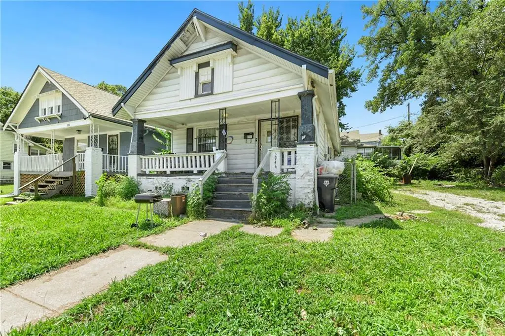 3944 Brooklyn Avenue, Kansas City, MO 64130 - #1
