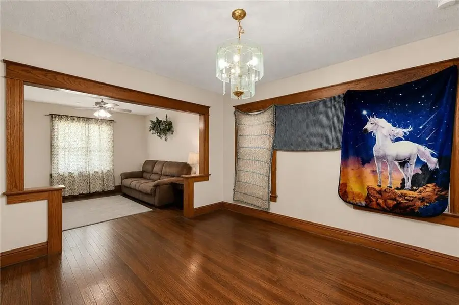 3944 Brooklyn Avenue, Kansas City, MO 64130 - #3