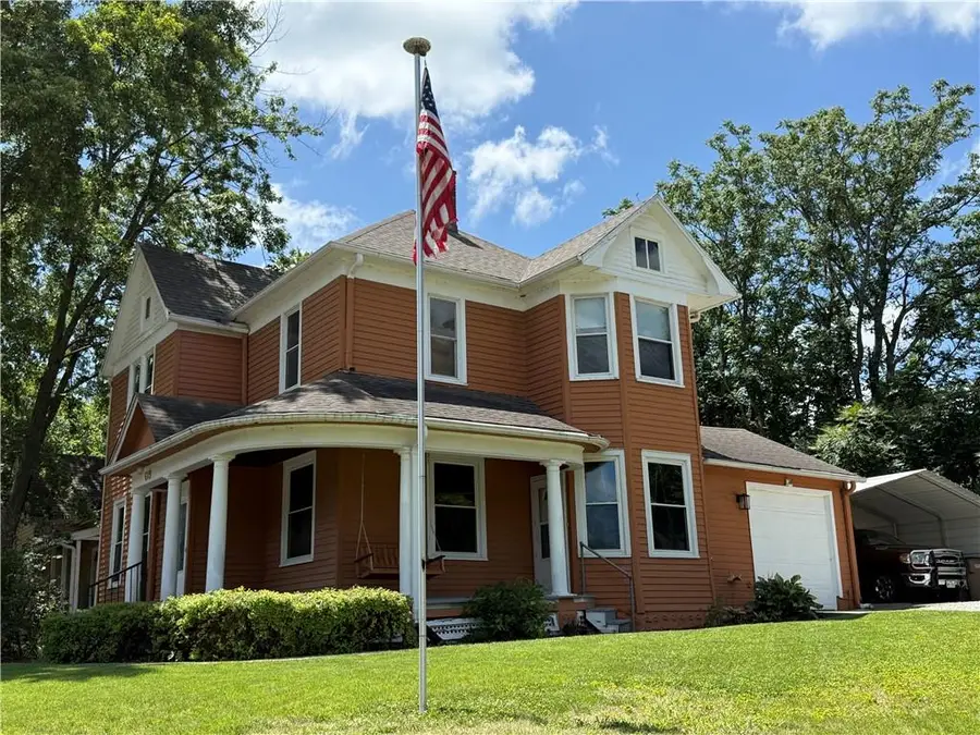 619 N 10th Street, Atchison, KS 66002 - #2