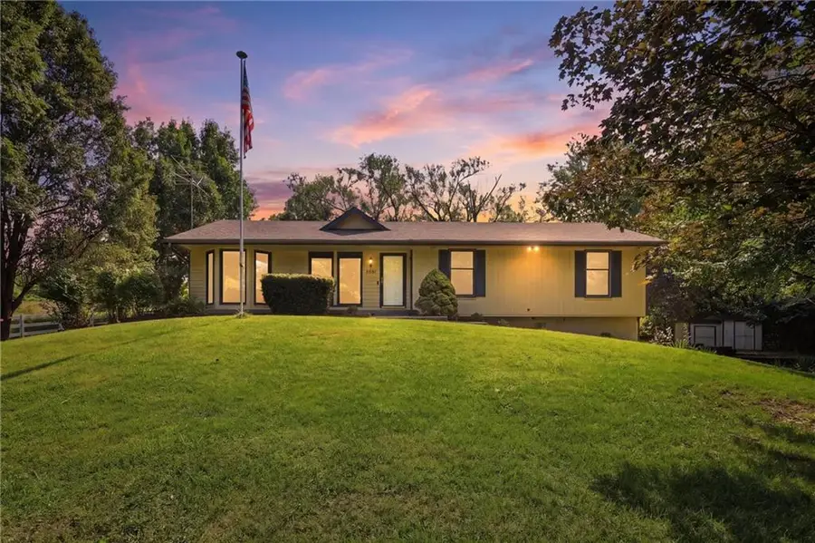 3901 NE Hill Haven Road, Kansas City, MO 64117 - #2
