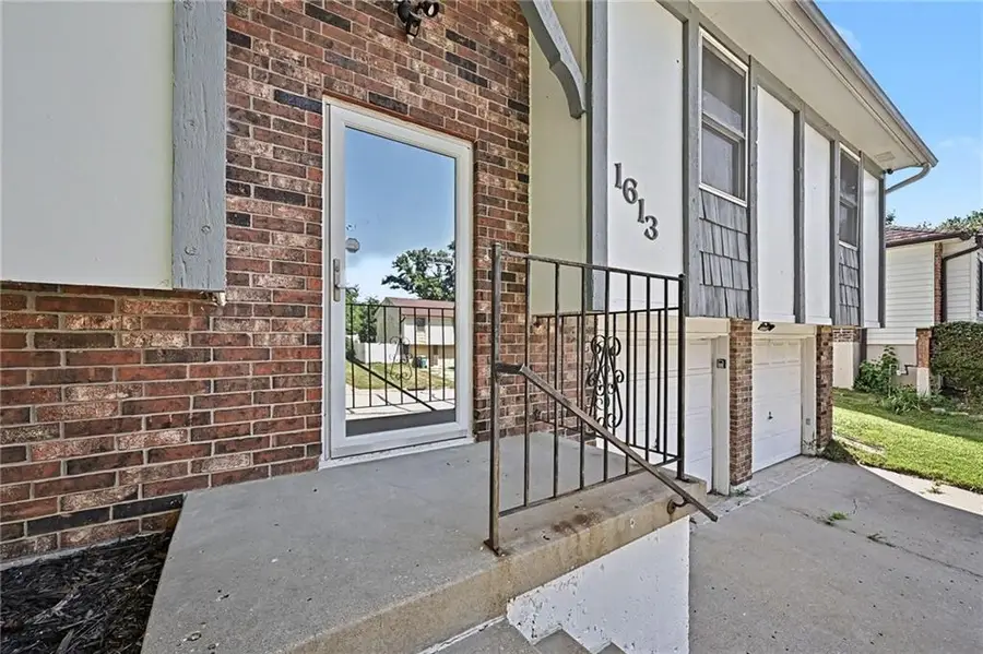 1613 N Glen Ellyn Street, Independence, MO 64056 - #3