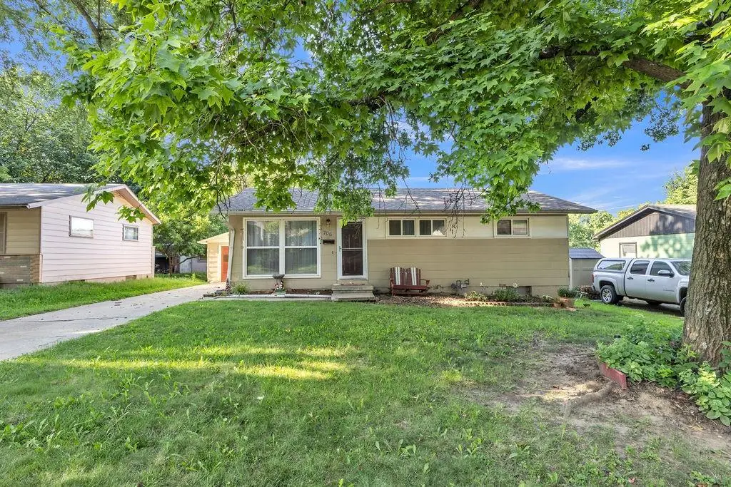 706 Randolph Street, Saint Joseph, MO 64505 - #1