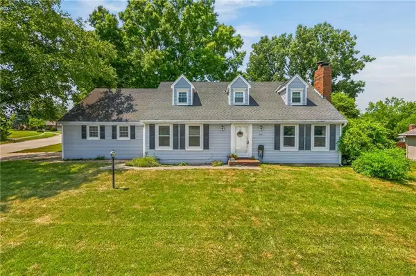 602 Greenbriar Terrace, St Joseph, MO 64506