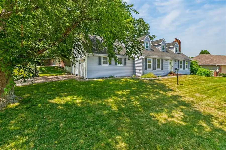 602 Greenbriar Terrace, Saint Joseph, MO 64506 - #3