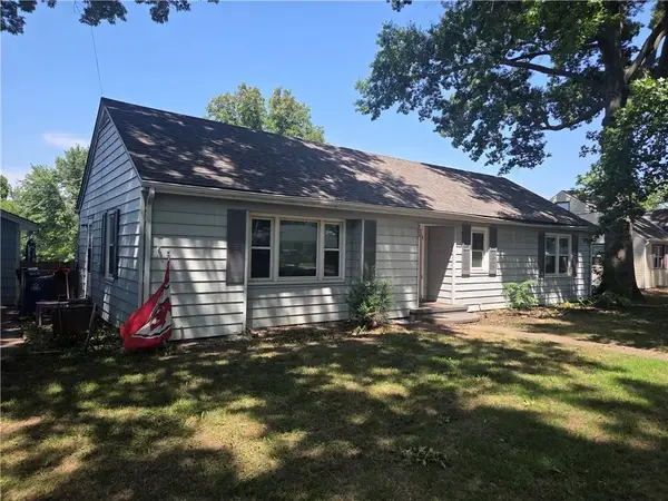 305 E Orchard Street, Odessa, MO 64076