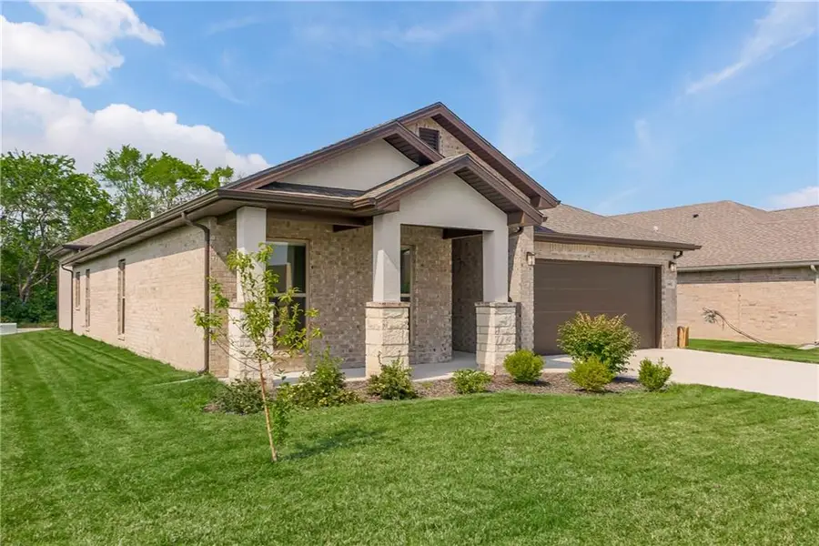 24402 W 75th Terrace, Shawnee, KS 66227 - #2