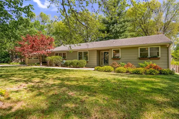 2105 W 97th Street, Leawood, KS 66206