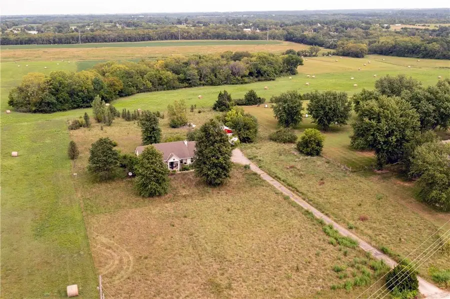 26900 W 223rd Street, Spring Hill, KS 66083 - #3