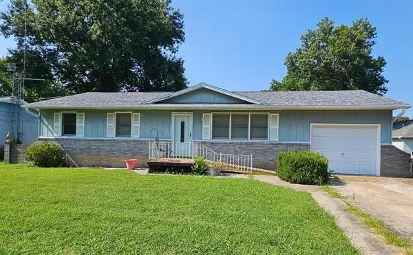 708 E Orange Street, Girard, KS 66743