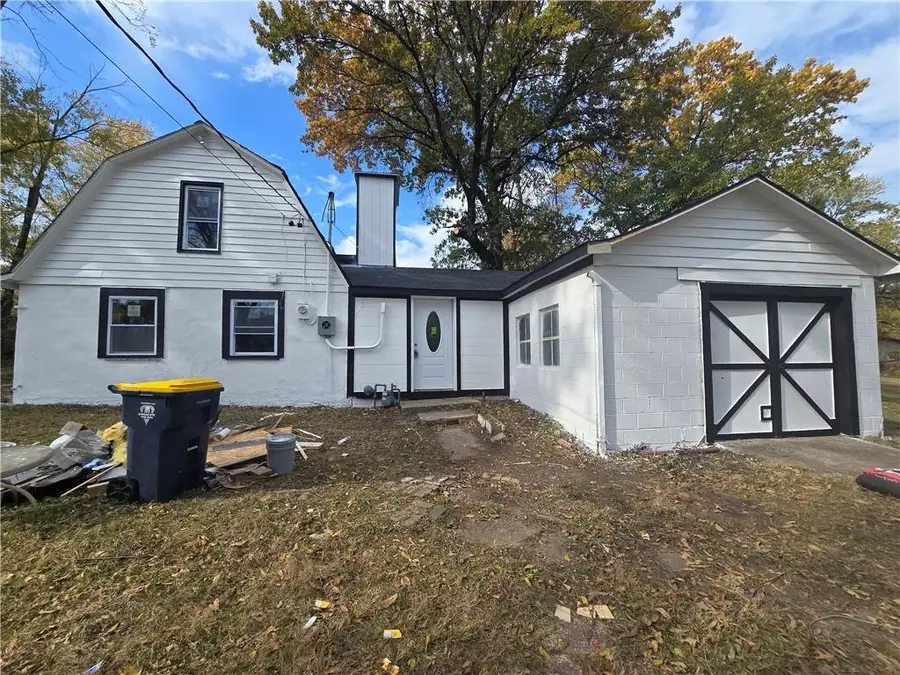 8708 N Grand Avenue, Kansas City, MO 64155 - #2