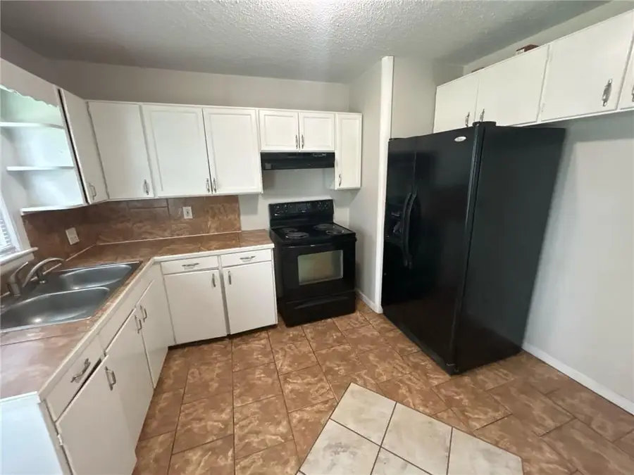 8855 E 59th Street, Kansas City, MO 64133 - #2