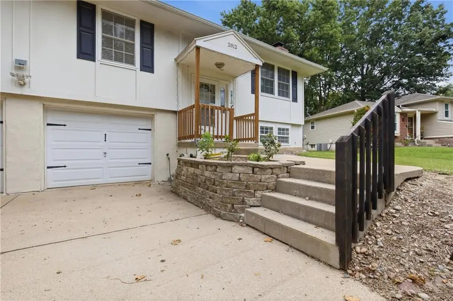 2812 SW 3rd St. Terrace, Blue Springs, MO 64014 - #2