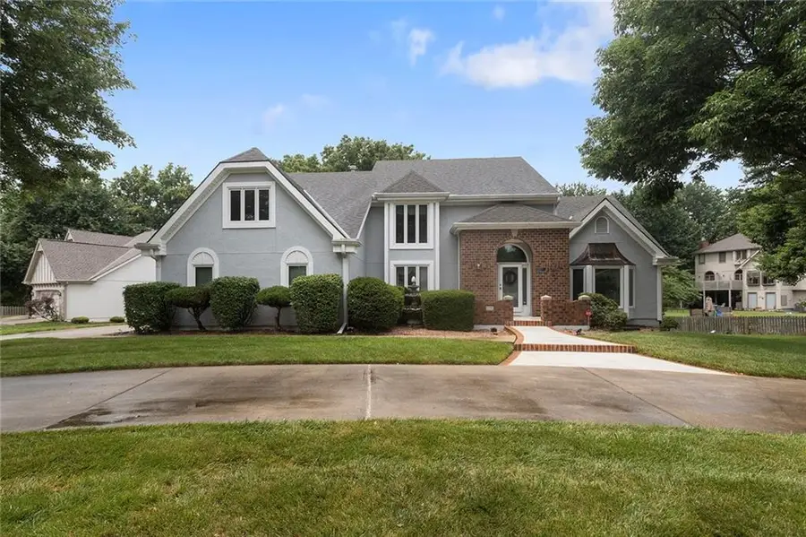 6914 N Bellefontaine Avenue, Gladstone, MO 64119 - #2