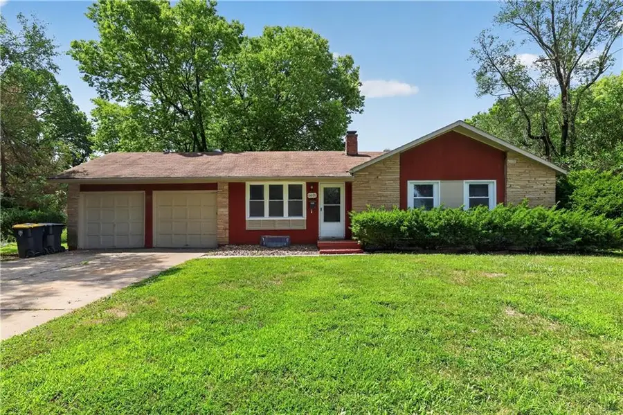 6601 E 96th Street, Kansas City, MO 64134 - #2