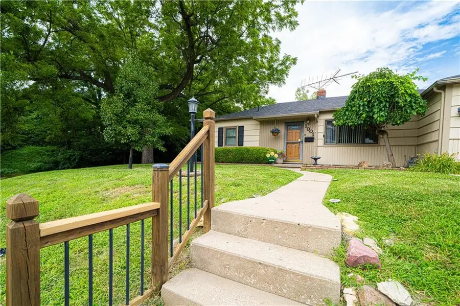 1901 Sacramento Street, Saint Joseph, MO 64507 - #3