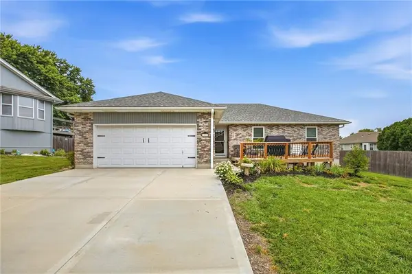 1512 NE Savoy N/a, Lee's Summit, MO 64086