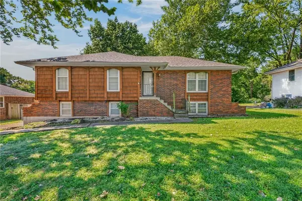 511 Northeast 1st Street, Blue Springs, MO 64014
