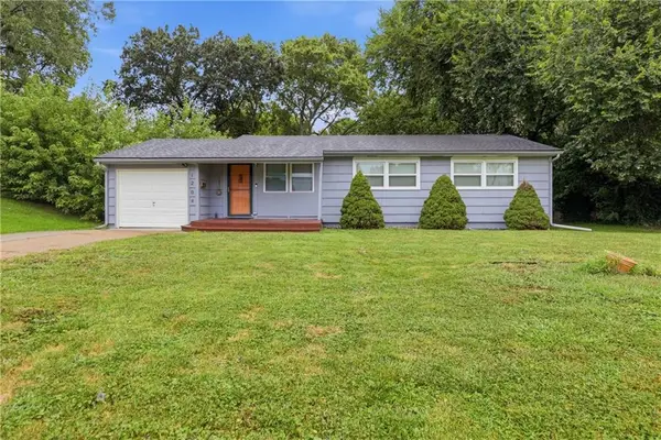 1204 NE 62nd Street, Gladstone, MO 64118