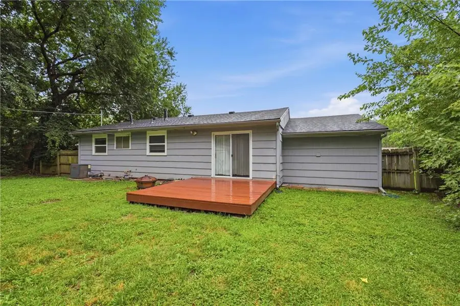 1204 NE 62nd Street, Gladstone, MO 64118 - #3