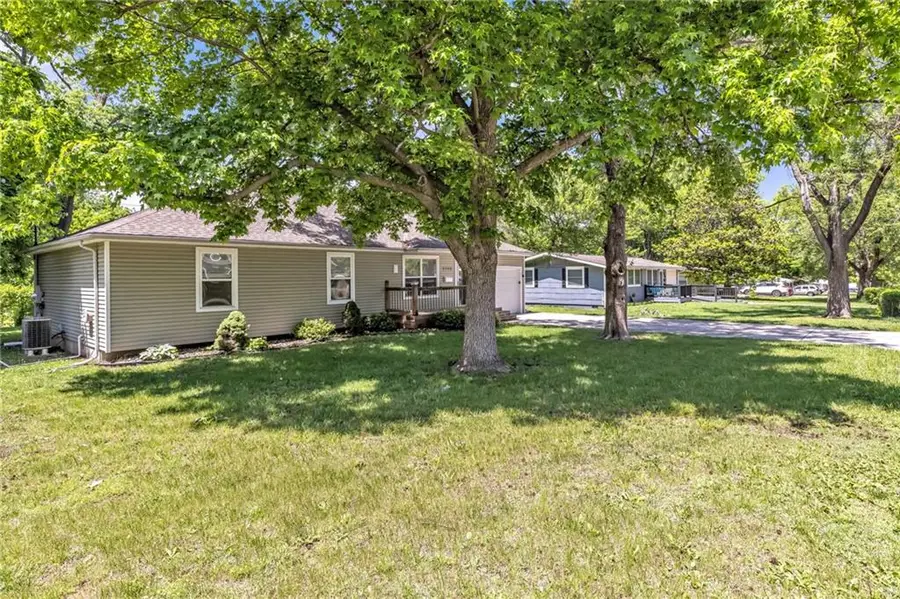 5702 N Highland Avenue, Kansas City, MO 64118 - #3