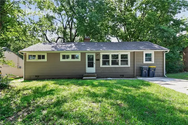 11407 Richmond Avenue, Kansas City, MO 64134