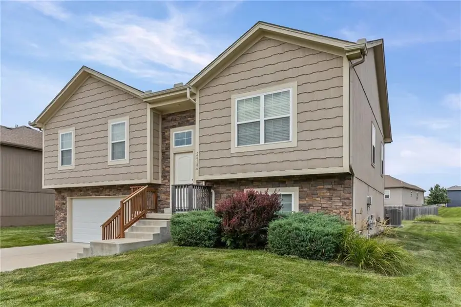 26186 W 141st Court, Olathe, KS 66061 - #2