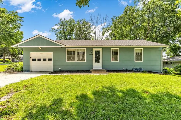 5015 NE 44th Street, Kansas City, MO 64117