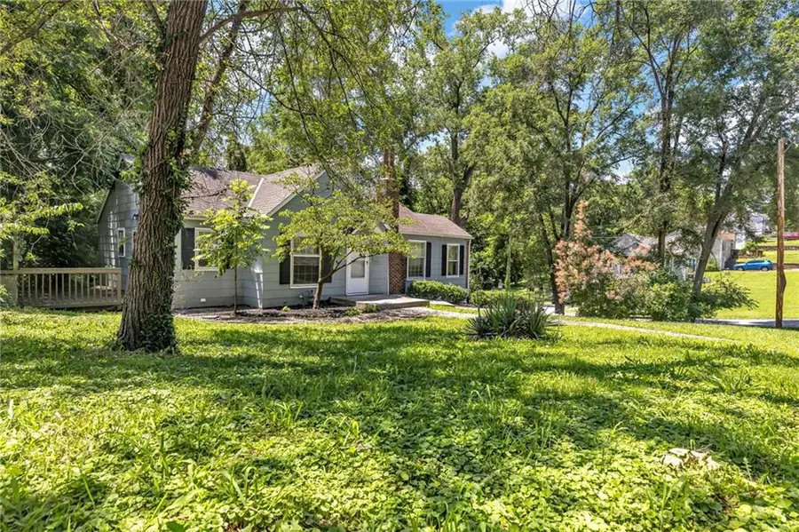 3701 NE 34 Terrace, Kansas City, MO 64117 - #2