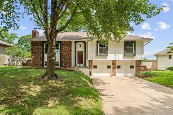 417 Stonewall Drive, Blue Springs, MO 64014