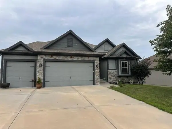 10533 N Randolph Avenue, Kansas City, MO 64157