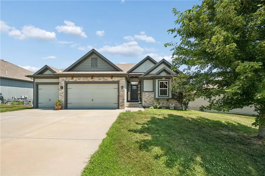 10533 N Randolph Avenue, Kansas City, MO 64157 - #2