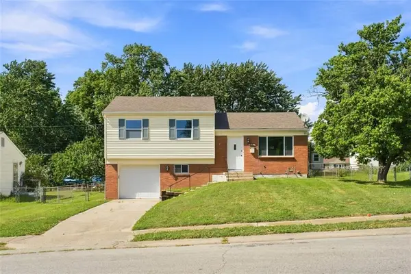 16104 E 32nd Street S, Independence, MO 64055