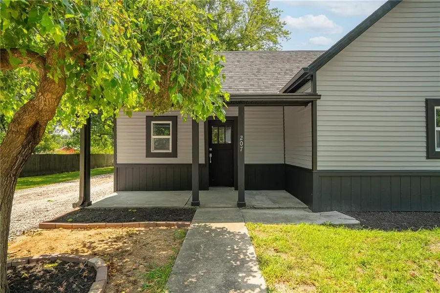 207 W 3rd Street, Creighton, MO 64739 - #2