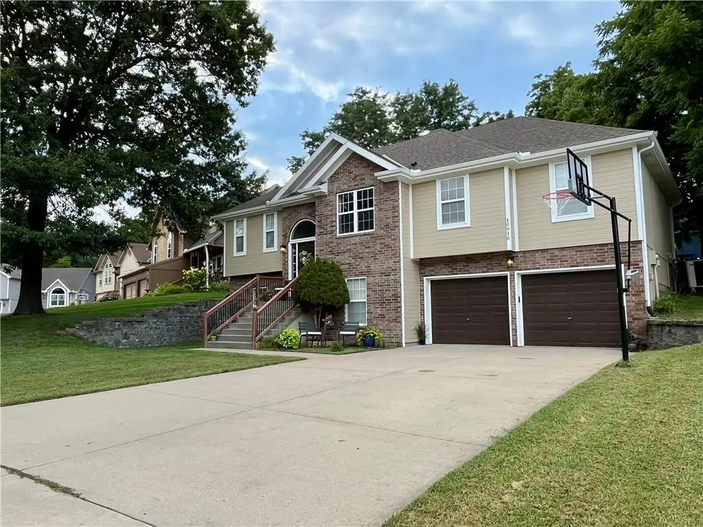 10916 N Oxford Avenue, Kansas City, MO 64157 - #1